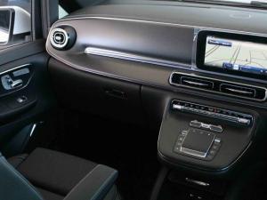 Mercedes-Benz V250d Avantgarde AMG automatic - Image 9