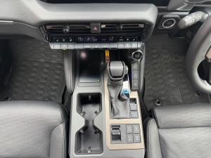 Toyota Land Cruiser Prado 2.8GD VX-R - Image 12