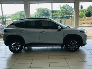 Toyota Starlet Cross 1.5XR automatic - Image 3