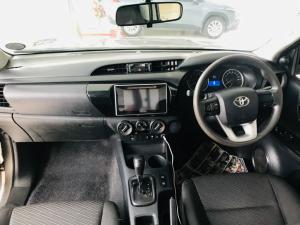 Toyota Hilux 2.4 GD-6 RB SRX automaticE/CAB - Image 6