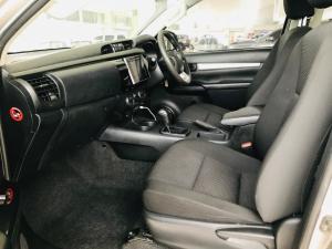 Toyota Hilux 2.4 GD-6 RB SRX automaticE/CAB - Image 7