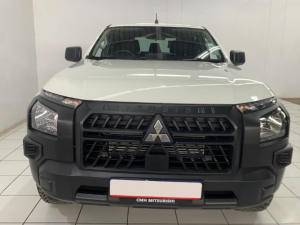 Mitsubishi Triton 2.4DI-D double cab GL 4x4 - Image 2