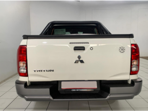 Mitsubishi Triton 2.4DI-D double cab GL 4x4 - Image 5
