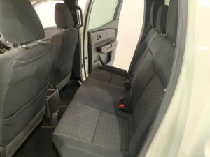 Mitsubishi Triton 2.4DI-D double cab GL 4x4 - Image 9