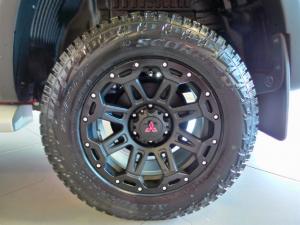 Mitsubishi Triton 2.4DI-D double cab Xtreme - Image 9