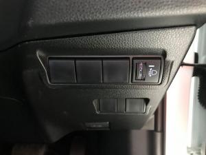 Toyota Corolla Cross 1.8 Xi - Image 12