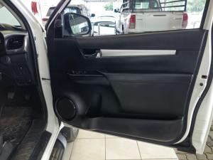 Toyota Hilux 2.4GD-6 Xtra cab Raider manual - Image 10