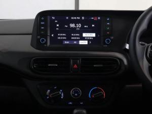 Hyundai Grand i10 1.0 Premium hatch - Image 17