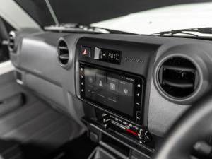 Toyota Land Cruiser 79 4.2D double cab - Image 13