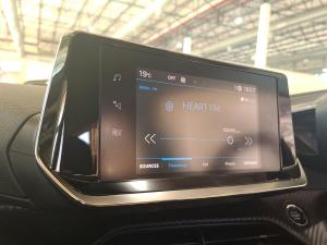 Peugeot 208 1.2T Allure manual - Image 15