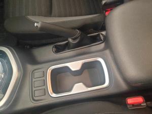 Nissan Navara 2.5DDTi double cab SE Plus auto - Image 20