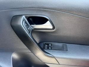 Volkswagen Polo Vivo hatch 1.6 Comfortline auto - Image 9