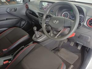 Hyundai Grand i10 1.0 Premium hatch - Image 12