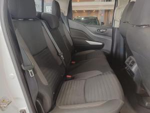 Nissan Navara 2.5DDTi double cab SE manual - Image 12