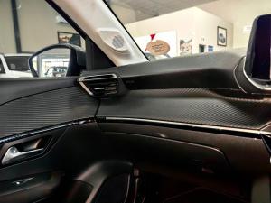 Peugeot 208 1.2T Allure manual - Image 22