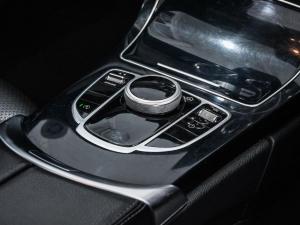 Mercedes-Benz C-Class C200 - Image 21