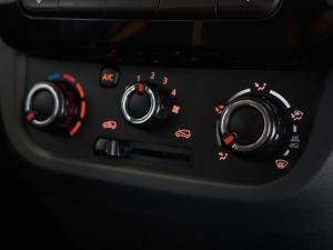 Renault Kwid 1.0 Climber manual - Image 17