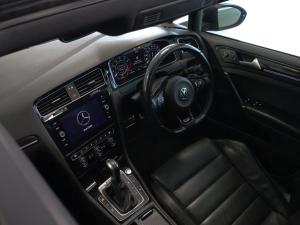 Volkswagen Golf R - Image 17