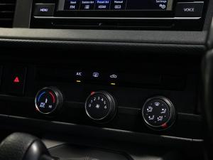 Volkswagen Transporter 2.0TDI Kombi SWB Trendline auto - Image 15