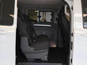 Volkswagen Transporter 2.0TDI Kombi SWB Commerce - Image 11