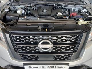 Nissan Navara 2.5DDTi double cab SE Plus auto