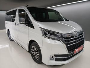 Toyota Quantum 2.8 LWB bus 6-seater VX Premium - Image 1