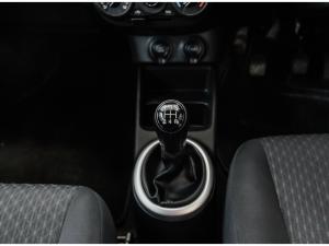 Toyota Vitz 1.0 XR manual - Image 8