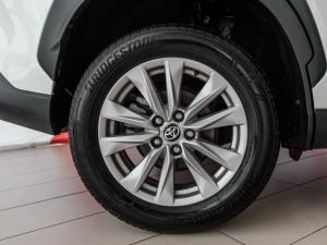 Toyota Corolla Cross 1.8 Xi - Image 13