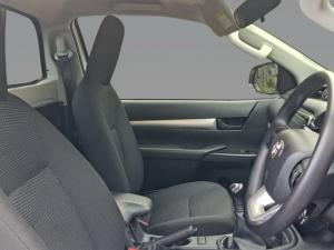 Toyota Hilux 2.4GD-6 single cab Raider manual - Image 7