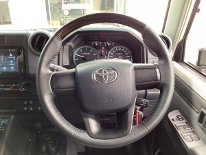 Toyota Land Cruiser 76 2.8GD-6 station wagon LX auto - Image 8