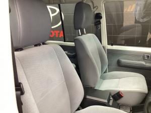Toyota Land Cruiser 76 2.8GD-6 station wagon LX auto - Image 14