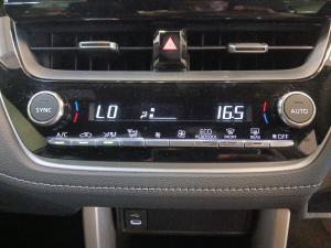 Toyota Corolla Cross 1.8 HEV XS - Image 15