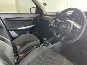 Suzuki Swift 1.2 GLX auto - Image 10