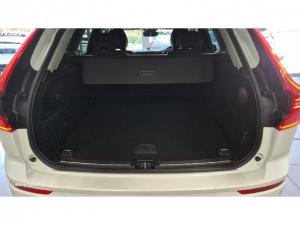 Volvo XC60 T8 Recharge AWD R-Design - Image 4