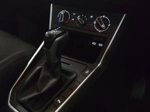 Volkswagen Polo hatch 1.0TSI Life auto - Image 19