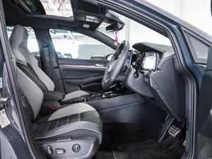 Volkswagen Golf 1.4TSI R-Line Plus - Image 24