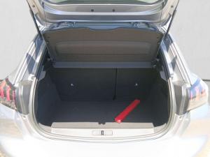 Peugeot 208 1.2T Allure manual - Image 12