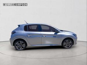 Peugeot 208 1.2T Allure manual - Image 4
