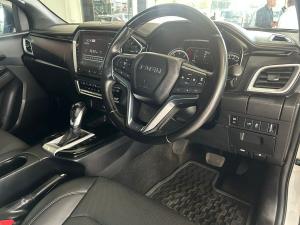 Isuzu D-Max 3.0TD double cab V-Cross - Image 12