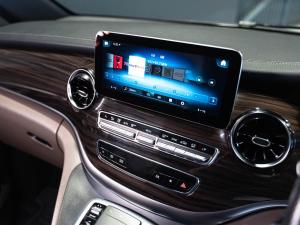 Mercedes-Benz V-Class V300d Avantgarde - Image 12