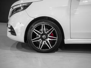 Mercedes-Benz V-Class V250d AMG Line - Image 16