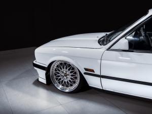 BMW 325i 4d Exec - Image 16