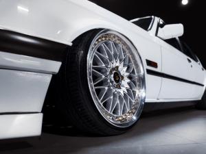 BMW 325i 4d Exec - Image 18