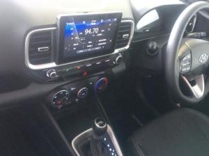 Hyundai Venue 1.0T Fluid auto - Image 11