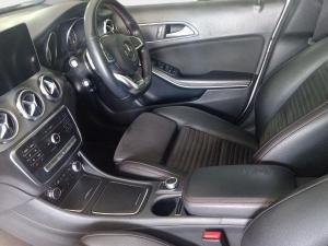 Mercedes-Benz GLA GLA200 auto - Image 13