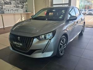 Peugeot 208 1.2T Allure manual - Image 5