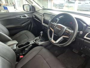 Isuzu D-MAX 1.9 Ddi LS 4X4 automatic D/C - Image 11
