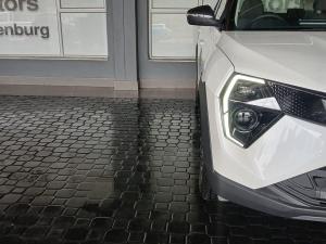 Mahindra XUV 3XO 1.2T AX5 auto - Image 5