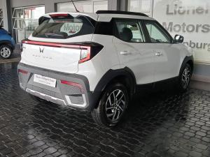 Mahindra XUV 3XO 1.2T AX5 auto - Image 8