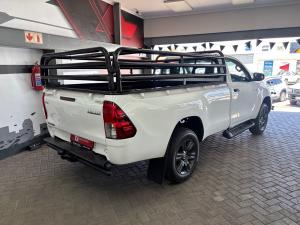 Toyota Hilux 2.4GD-6 single cab Raider manual - Image 2